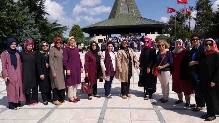 AK Parti Beykoz Kadın Kolları Adnan Menderes'i Unutmadı